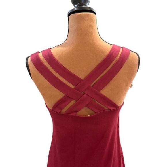 Loveappella Strappy Layering Tank with Criss-Cross Back in Burgundy – Medium - Picture 4 of 8